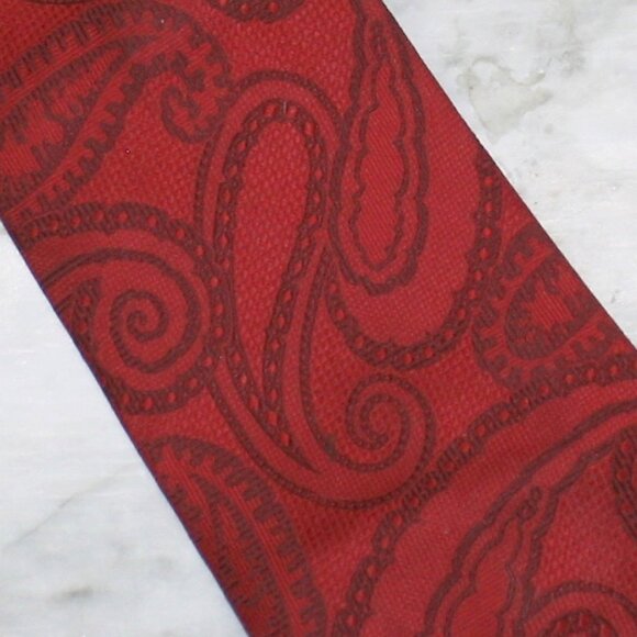 JOSEPH A. BANK Neck Tie Red Large Paisely Print Silk Necktie Accessory Office - Picture 3 of 11